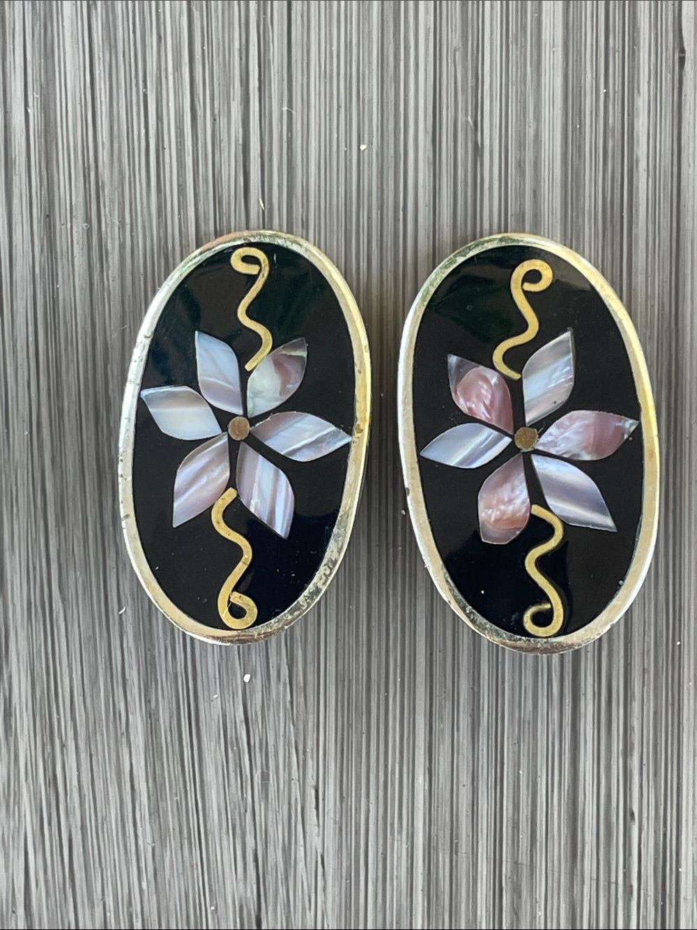 Vintage Alpaca Silver lack Mother-of-Pearl Floral Oval Clip On Earrings